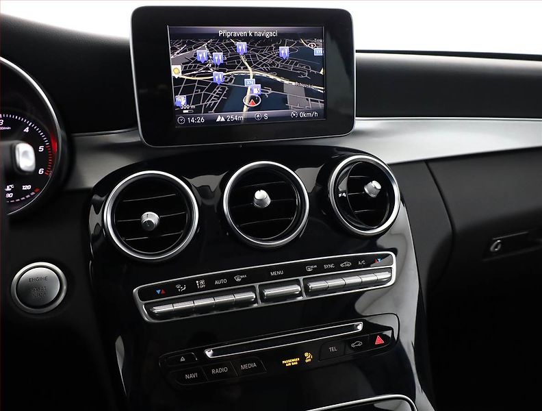 Mercedes-Benz Třídy C (2017) C 250 d 4MATIC, 4X4, Automat - fotka 10 z 21