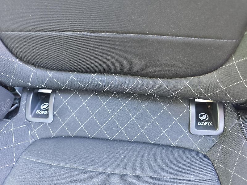 Škoda Fabia (2018) 1.2TSI, park.senzor, výhřev - fotka 18 z 21