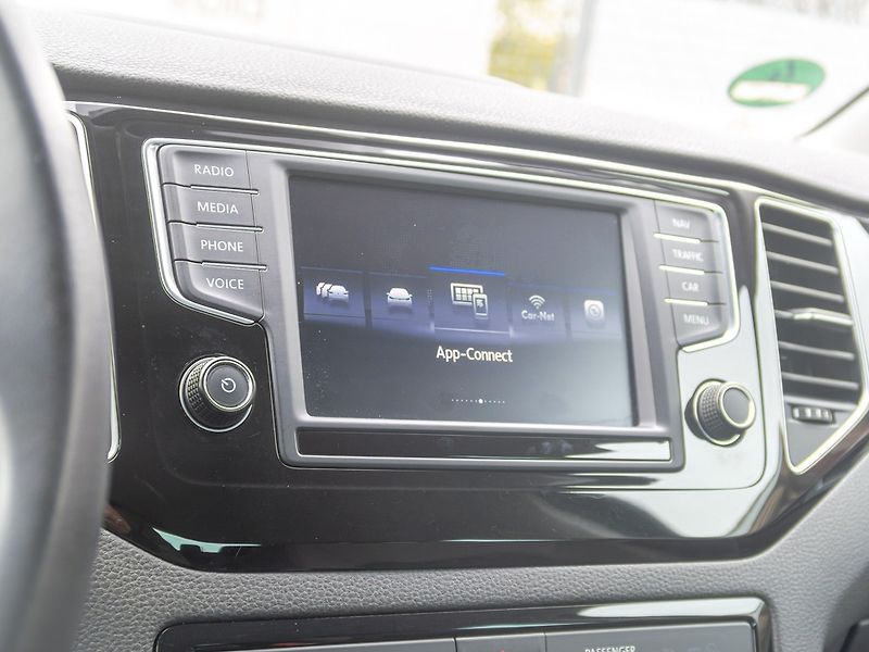 Volkswagen Golf Sportsvan (2017) 1.4TSI 110KW DSG – NAVI - fotka 25 z 50