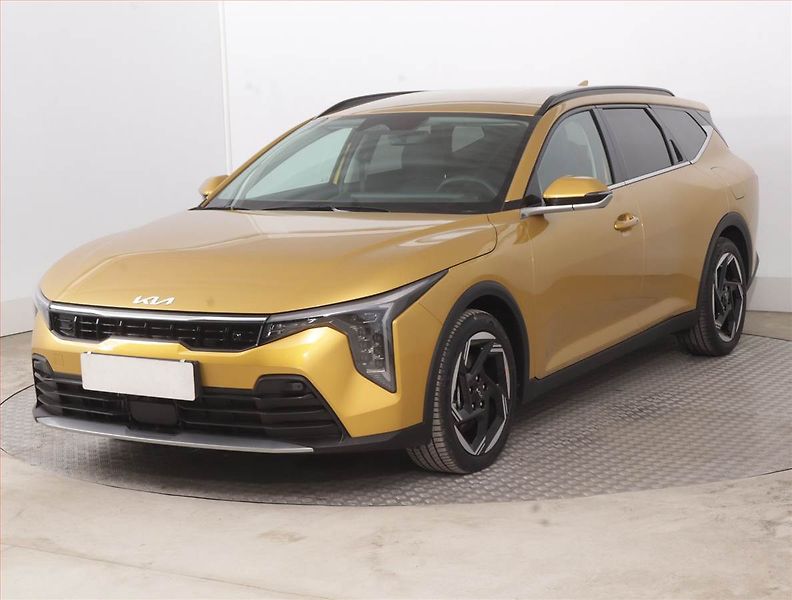 Kia K4 (2026) 1.6 T-GDI, Mrtvý úhel - fotka 2 z 17