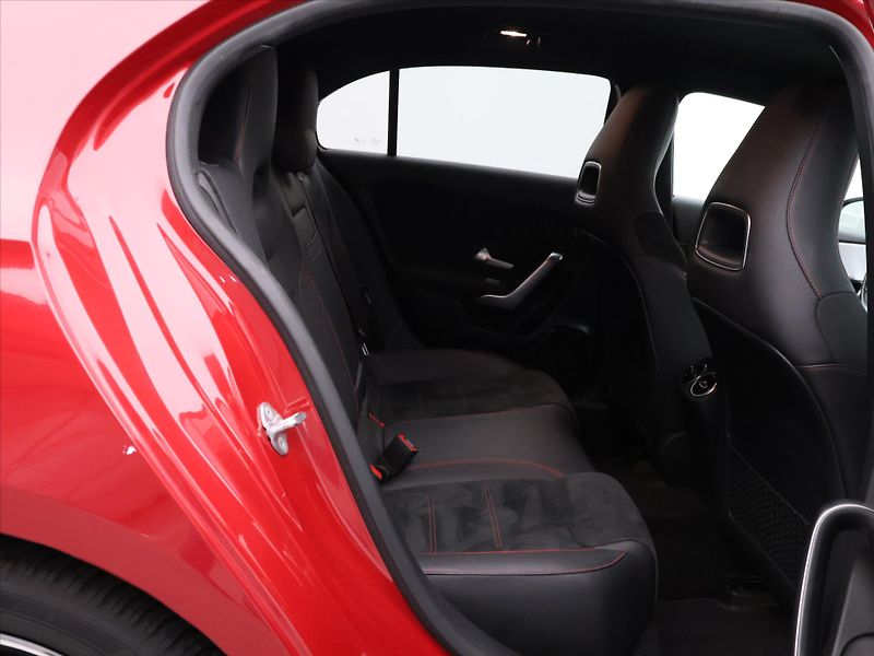 Mercedes-Benz Třídy A 1,5 180d 85kW Aut. CZ Navi - fotka 13 z 32