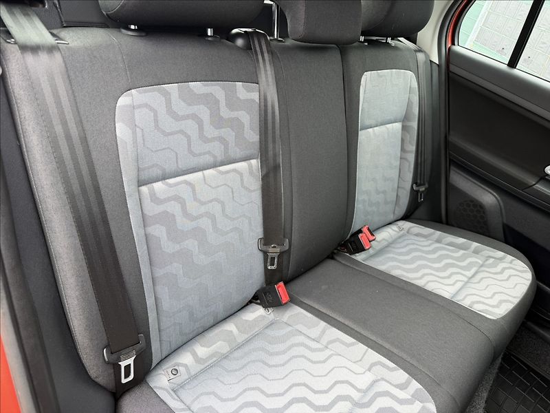 Škoda Fabia II 1.4 Ambiente - fotka 15 z 17
