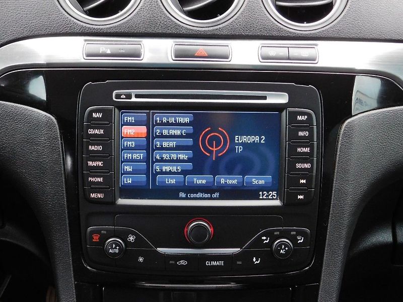 Ford S-MAX 2,0ECOBOOST,149kW,CZ,SERVISKA - fotka 11 z 17