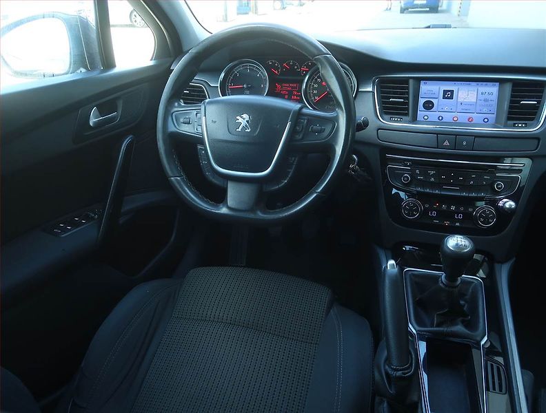 Peugeot 508 (2013) 2.0 HDi, Serv.kniha, Navi - fotka 7 z 13