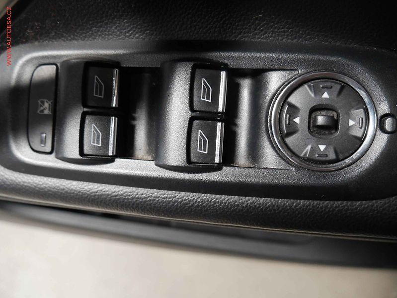 Ford Mondeo (2008) 2.0 TDCi, autoAC - fotka 19 z 23
