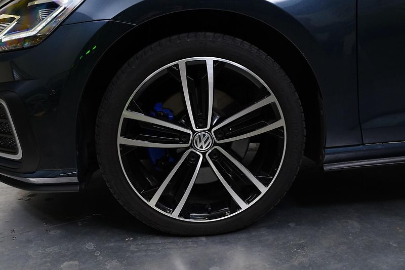 Volkswagen Golf - fotka 10 z 24