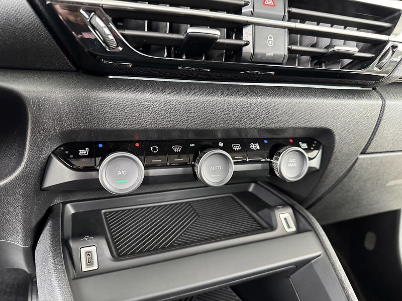 Citroën C4 1,2PT 130*AT8*Full LED*Kamera - fotka 24 z 36