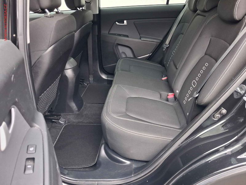 Kia Sportage (2013) 1.6 GDi, Panor, navi - fotka 10 z 21