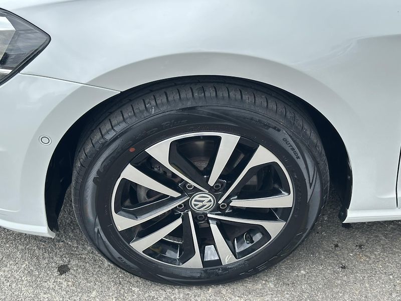 Volkswagen Golf (2019) IQ.DRIVE 1.5TSI110kW 2.Maj. - fotka 37 z 40