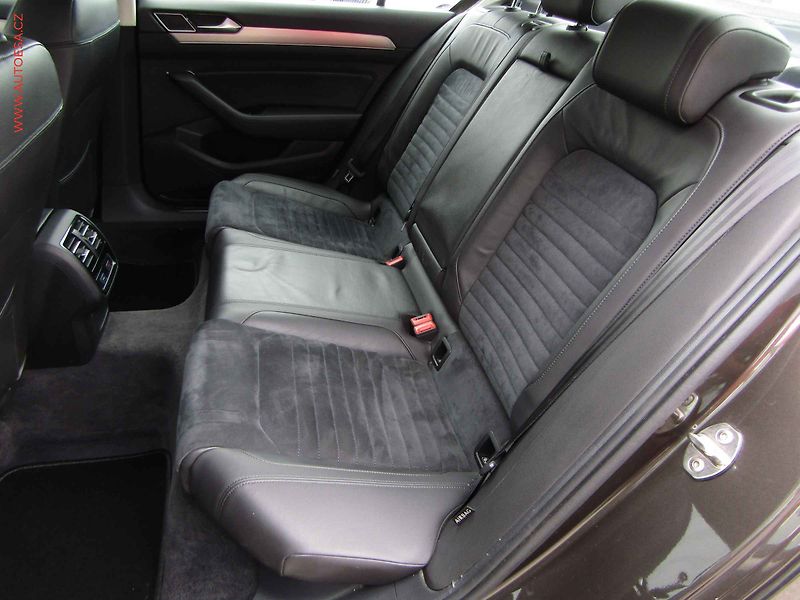Volkswagen Passat (2018) 2.0TDi - fotka 10 z 19