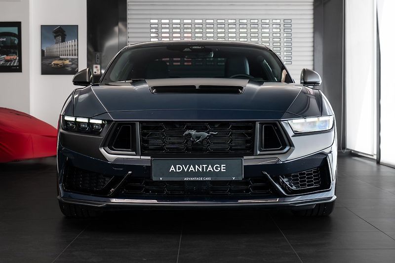 Ford Mustang Dark Horse - fotka 2 z 19