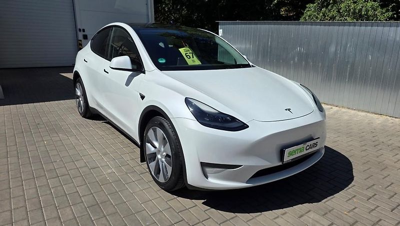 Tesla Model Y (2023) Long Range AWD DE SoH 92,4% - fotka 4 z 41
