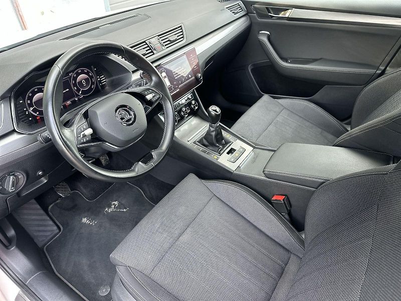 Škoda Superb (2021) Combi 2.0 TDI Style - fotka 6 z 33