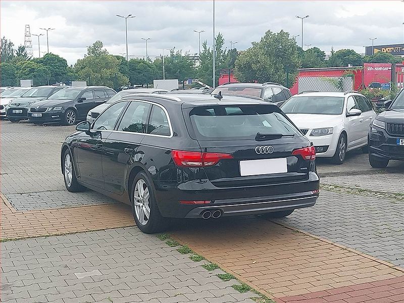Audi A4 (2018) Sport 2.0 TDI, 4X4, Automat - fotka 4 z 16