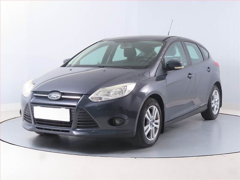 Ford Focus (2011) 1.6 i, Serv.kniha, Tempomat - fotka 2 z 13