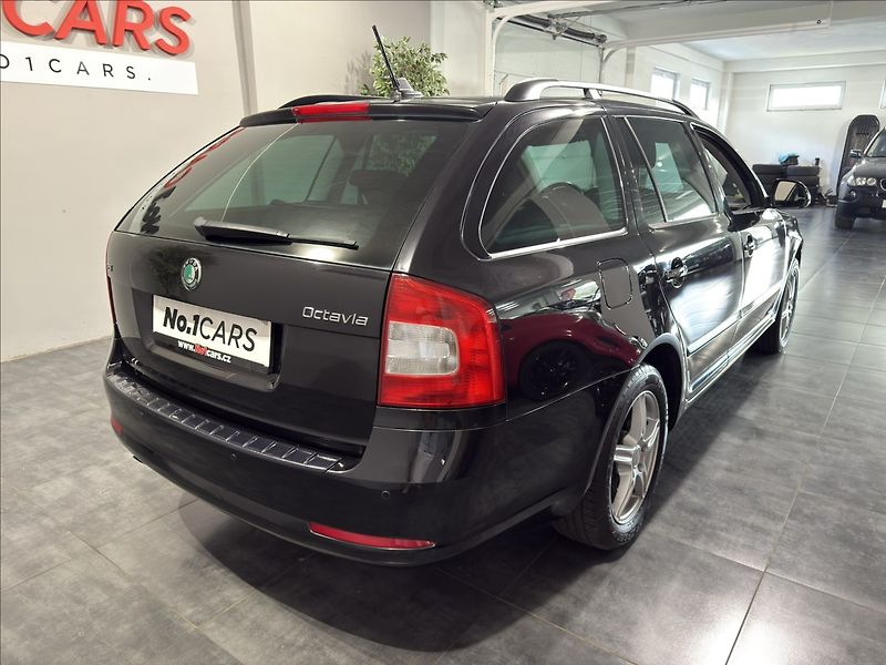 Škoda Octavia 1,4   TSI 90KW CARPLAY XENON - fotka 5 z 33