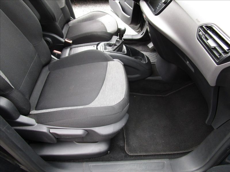 Citroën Grand C4 Picasso 2.0HDi aut. Klima, 7 míst - fotka 16 z 50