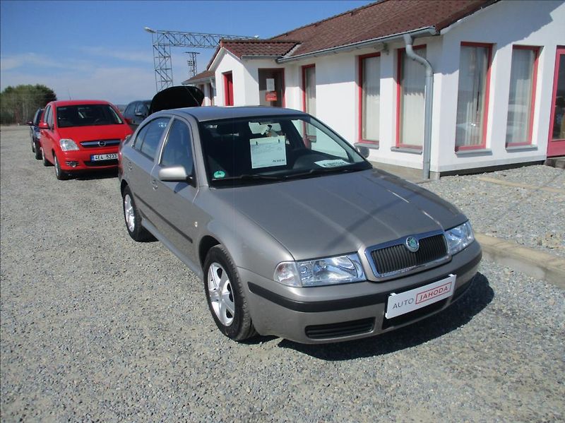 Škoda Octavia 1,6 i, Tour,klima,serv.kniha, - fotografie inzerátu