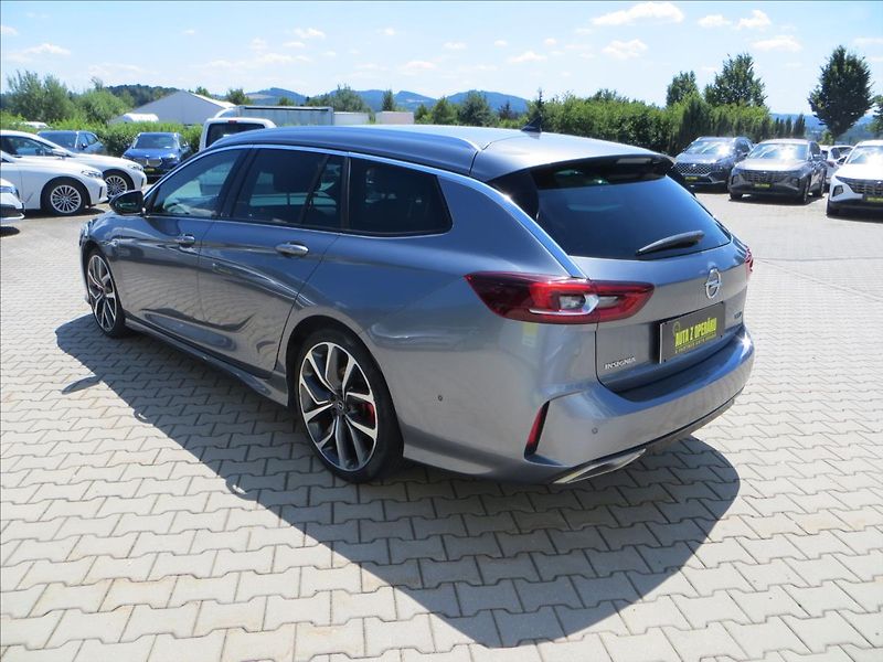 Opel Insignia 2,0 GSi 4x4 Sports Tourer AWD - fotka 5 z 31