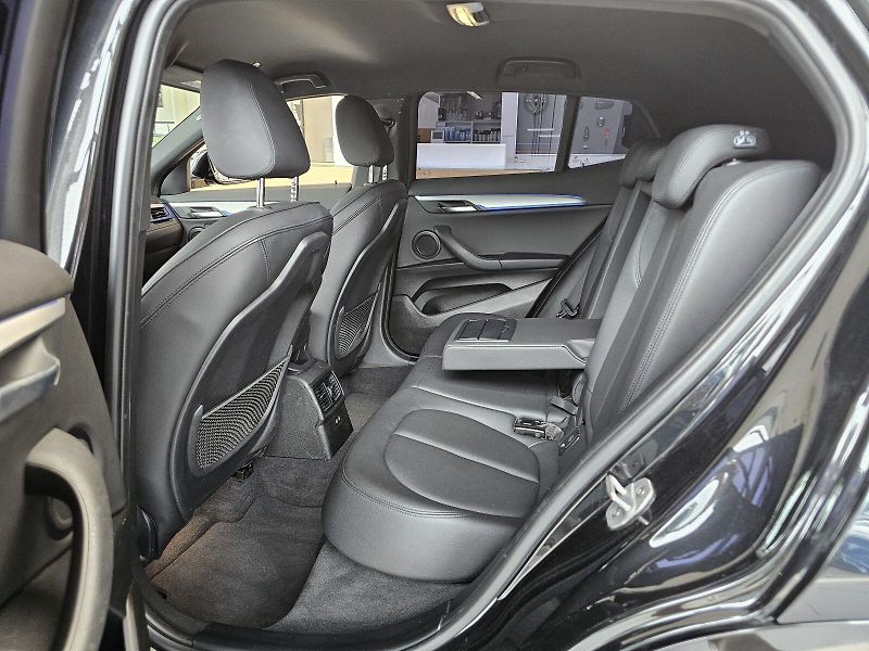 BMW X2 sDrive18i - fotka 14 z 24