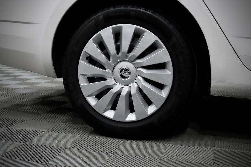 Škoda Octavia 3 Combi 1.4 TSI 103 kW - fotka 8 z 25