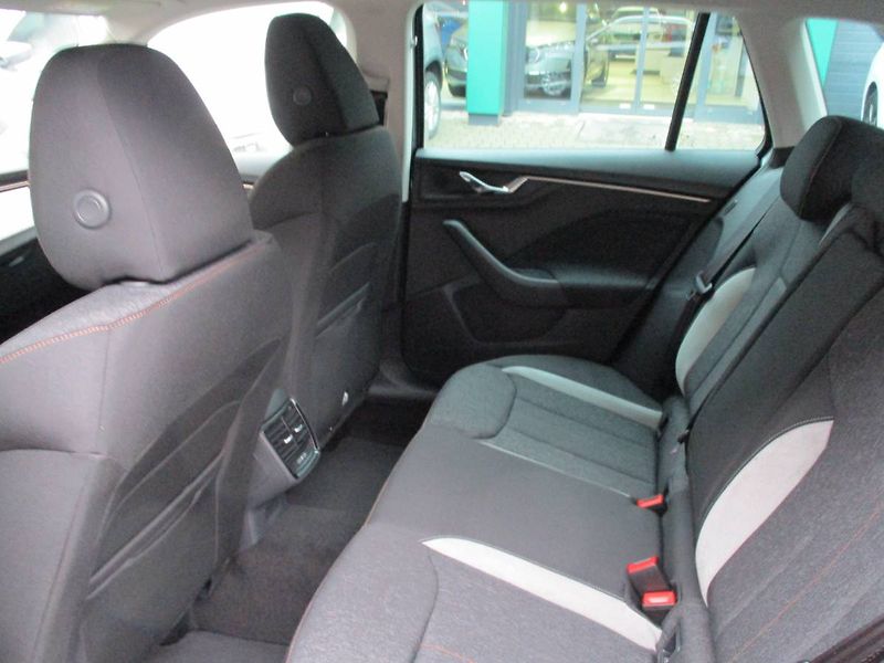 Škoda Kamiq Top Selection 1,0TSI 85kW DSG/ - fotka 12 z 14