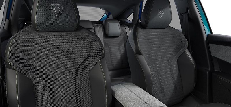 Peugeot 3008 (2026) GT Hybrid 145 e-DCS6 - fotka 6 z 9