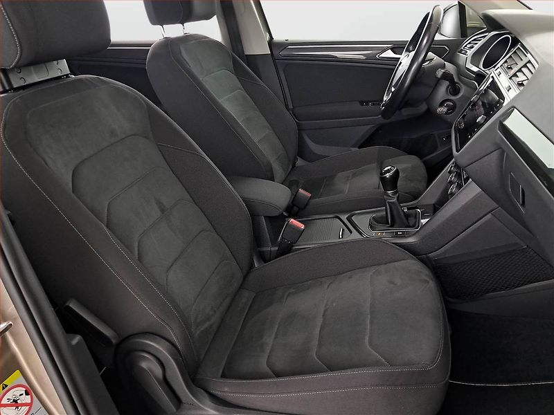 Volkswagen Tiguan (2018) 2.0 TDI - fotka 9 z 19