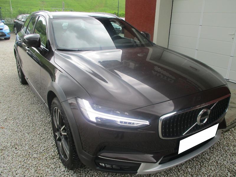 Volvo V90 T6 CROSS COUNTRY PRO 246kW - fotka 1 z 47