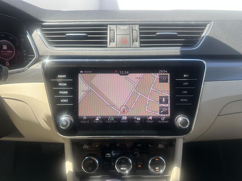Škoda Superb (2020) 2.0 TDI rezervace - fotka 30 z 30