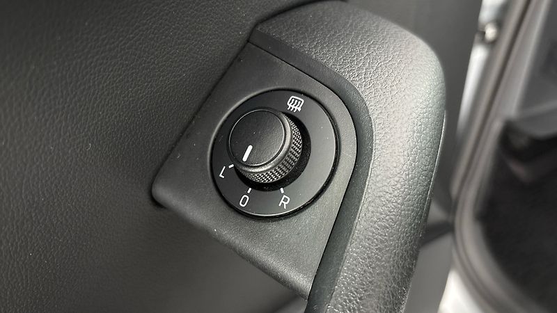 Škoda Octavia 1.6 TDI Ambition Combi - fotka 21 z 24