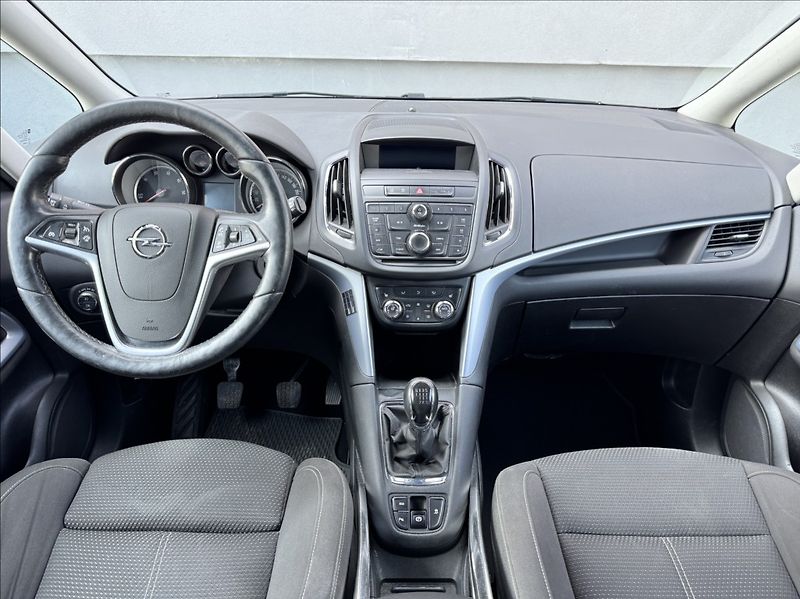 Opel Zafira 1,6 CDTi 100kW TOURER tažné - fotka 29 z 50