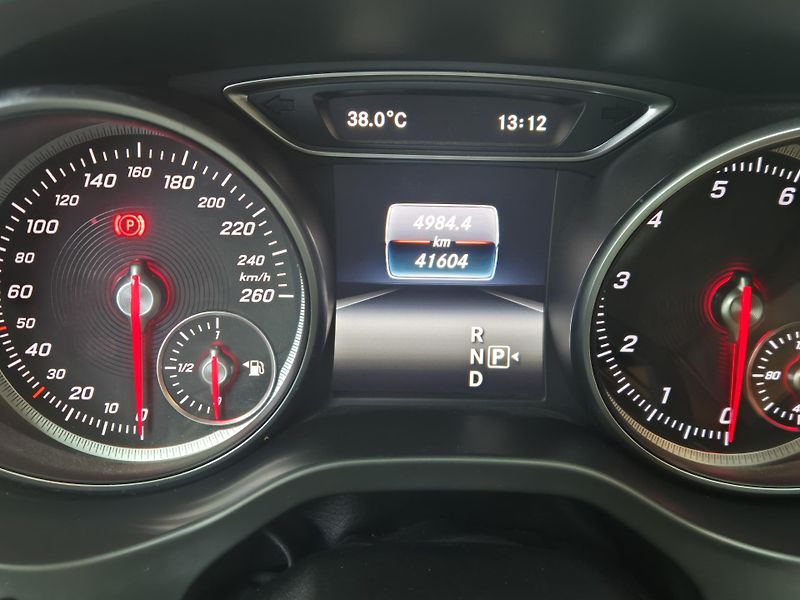 Mercedes-Benz GLA (2019) - fotka 22 z 25