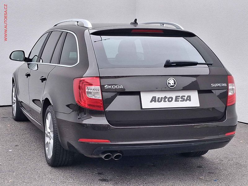 Škoda Superb (2015) 2.0 TDi, Elegance, +kola - fotka 6 z 20