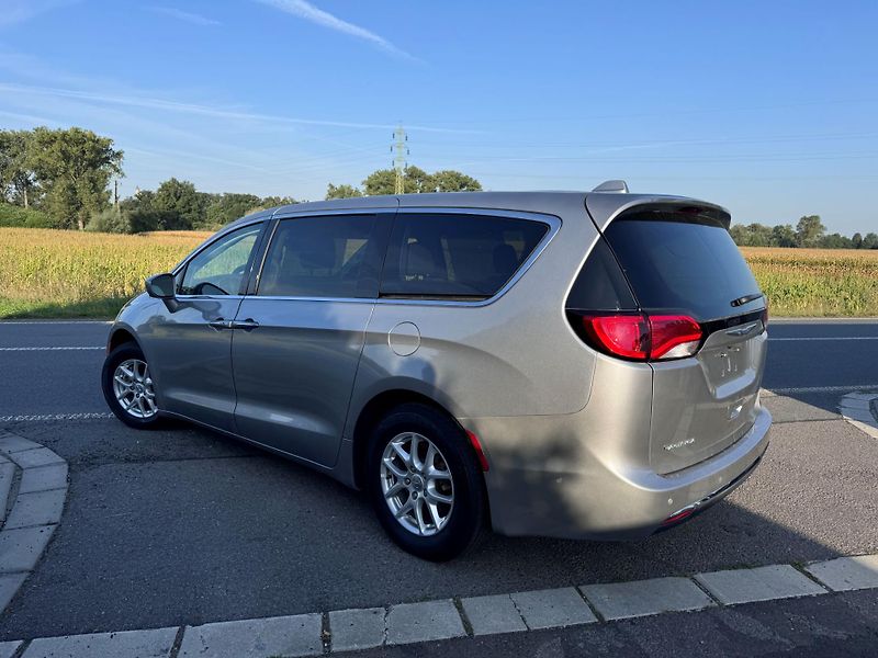 Chrysler Pacifica (2020) 3,6 RU Čocka Radar 360 2020 - fotka 3 z 19