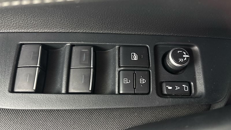 Toyota Corolla 1.8 Hybrid AUT Comfort Touring - fotka 22 z 27