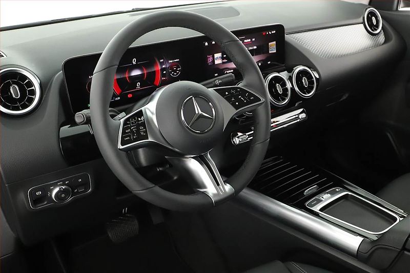 Mercedes-Benz GLA (2025) 200, PROGRESSIVE, DPH - fotka 21 z 29