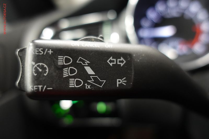 Škoda Superb (2011) 2.0TDi, DSG, bixen, TZ - fotka 17 z 21
