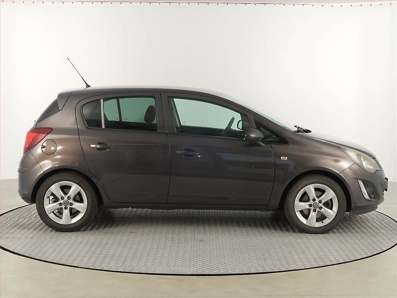 Opel Corsa (2013) 1.4 Turbo, Serv.kniha - fotka 6 z 18