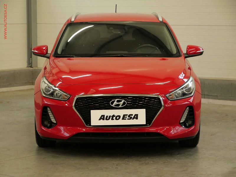 Hyundai i30 (2017) 1.0T-GDi, ČR, AC, temp - fotka 2 z 19