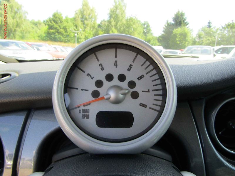 Mini One (2002) 1.6i, ČR, AC - fotka 14 z 18