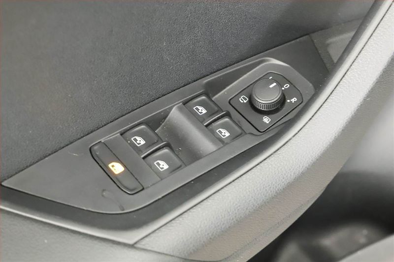 Škoda Karoq (2025) 2.0 TDI, Drive, FullLed - fotka 16 z 16