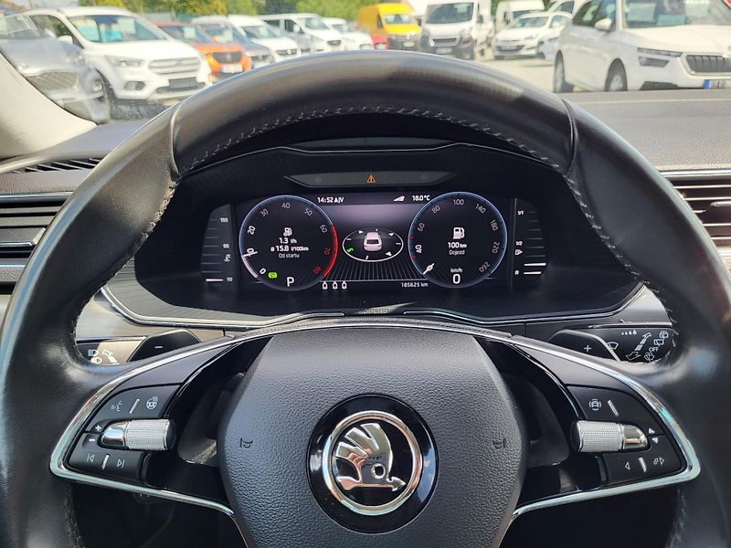 Škoda Superb III FL combi 1.5 TSI DSG STYLE - fotka 10 z 46
