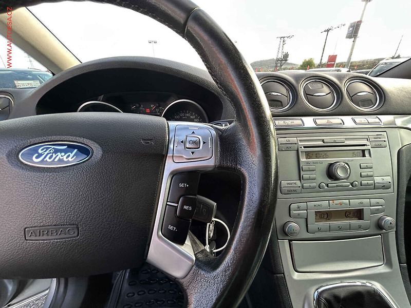 Ford S-MAX (2006) 2.0TDCi 7míst, STK9/28 - fotka 17 z 17