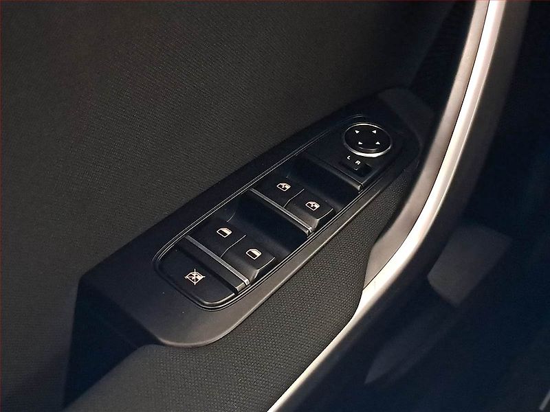 Kia Ceed (2024) 1.5 T-GDI, ČR,1.maj - fotka 18 z 19