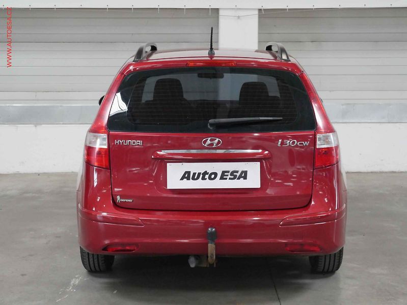Hyundai i30 (2011) 1.4 i, ČR, AC, tažné - fotka 5 z 20