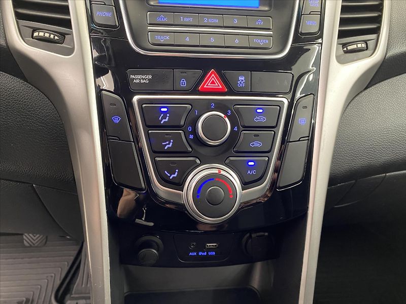 Hyundai i30 1,6 GDi 99 kW 1.maj. ČR Komfor - fotka 18 z 25