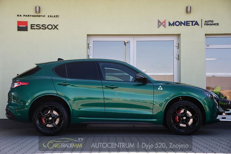 Alfa Romeo Stelvio 2.9 V6 Bi-T 520PS QUADRIFOGLIO - fotka 6 z 56