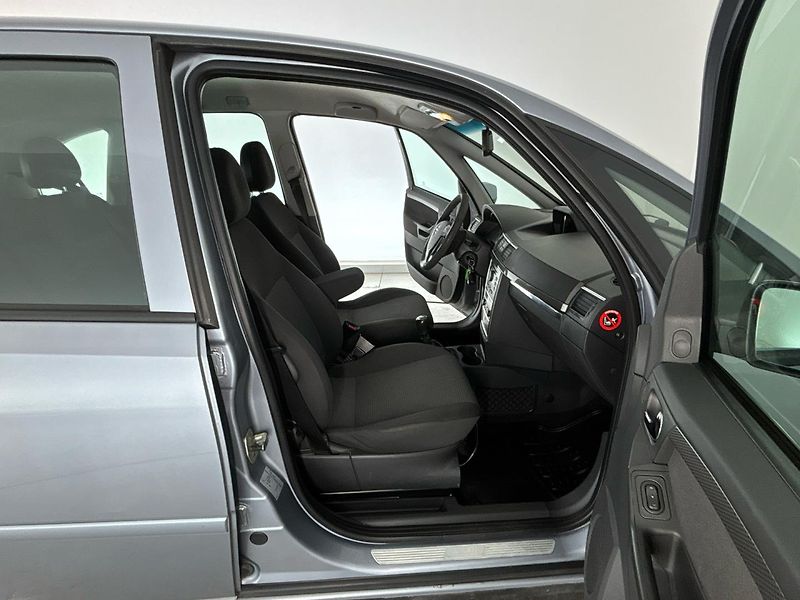 Opel Meriva Hatchback - fotka 9 z 26