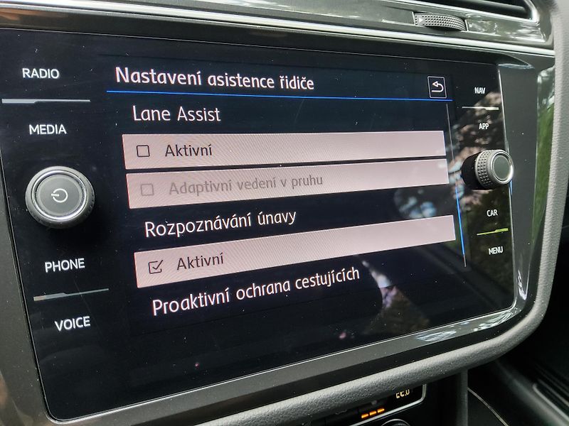 Volkswagen Tiguan (2019) 2.0TDI 110kW Comfl DSG 1maj ČR - fotka 21 z 25